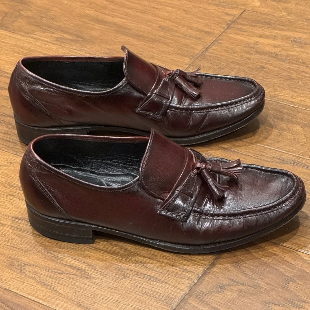 Florsheim~Tasseled Loafers~Size 8 1/2 D~Mens Black Cherry~Leather~Pre-Owned~ERC